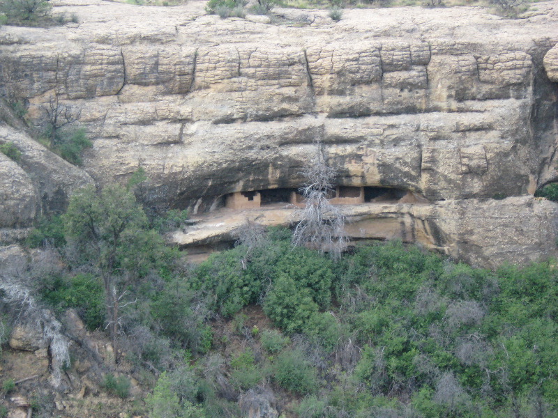 "Suburbs," small dwellings across the canyon from Cliff Palace